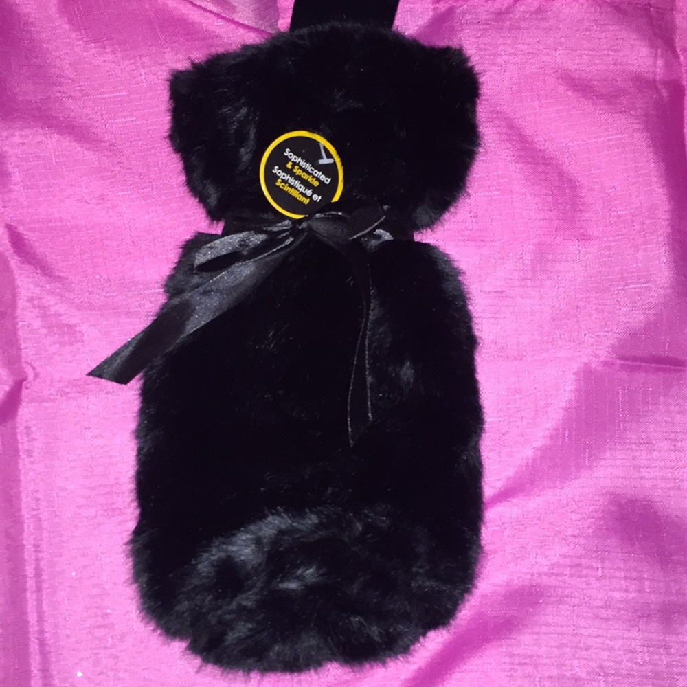 Wine bottle cover